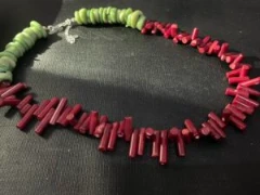 Necklace in red bar shape  and rounded green coral