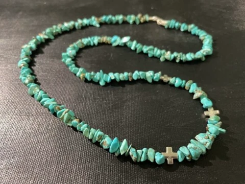 Necklace in turquoise and 925 silver crosses