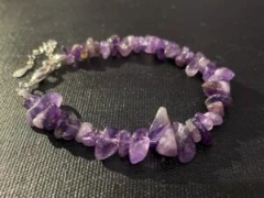 Bracelet in amethyst