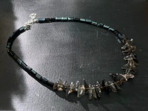 Necklace in smoky quartz and black glass beads