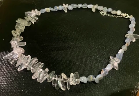 Necklace in clear quartz and blue lace agate