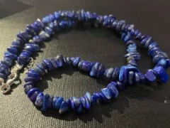 Necklace in lapis lazuli