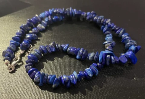 Necklace in lapis lazuli
