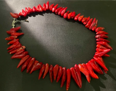 Necklace in chill shape red coral