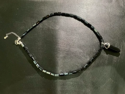 Necklace in black  glass bead and black onyx silver pendant