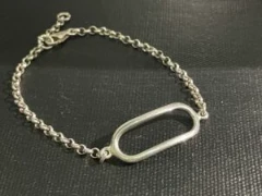 Fine  925 silver chain bracelet with central oval charm